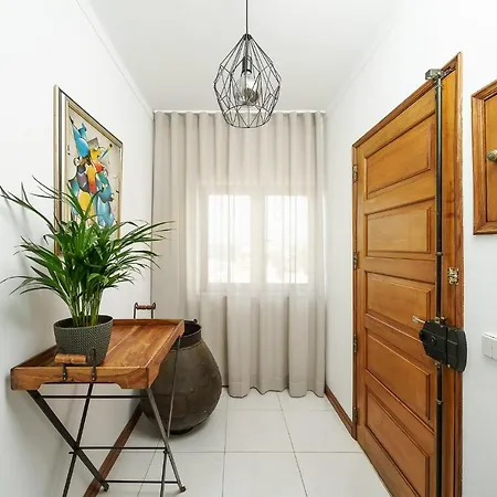 Tropicana Apartment *