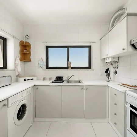 Tropicana Apartment *
